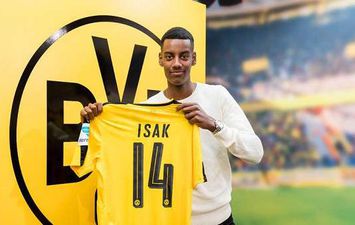 مهاجم فريق سولنا السويدى الشاب الكسندر إيزاك