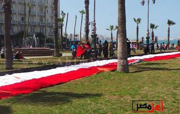 الإسكندرية تحتفل بتدشين أكبر علم مصر لتنشيط السياحة