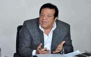 الدكتور عاطف عبد اللطيف