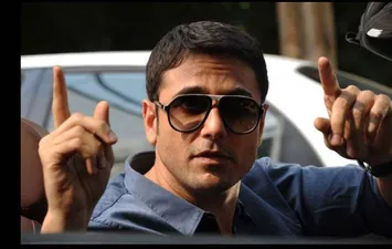 الفنان أحمد عز