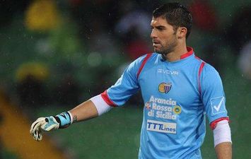  النجم أحمد حلمي في عزاء الراحل عادل صادق