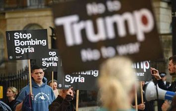 مظاهرة ضد هجوم ترامب على سوريا