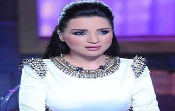  الفنانة الشابة مي عز الدين