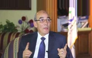 الدكتور عبد المنعم البنا، وزير الزراعة واستصلاح الأراضى
