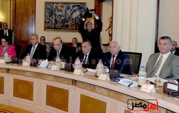 مجلس المحافظين&lrm;