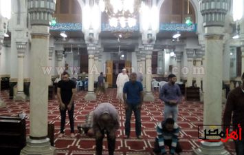 رفع أذان المغرب بمسجد التوبة