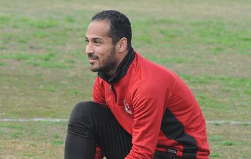 وليد سليمان لاعب الفريق الأول لكرة القدم بالنادي الأهلي