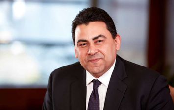  المهندس عادل حامد العضو المنتدب والرئيس التنفيذي للشركة المصرية للاتصالات