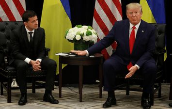 الرئيس الأمريكي ونظيره الأوكراني