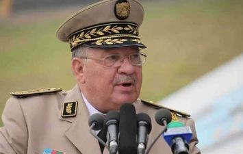 وزير الدفاع الوطني رئيس أركان الجيش الجزائري قايد صالح