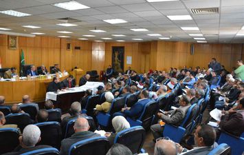 خلال اجتماع المجلس التنفيذي الأول لمحافظ المنيا