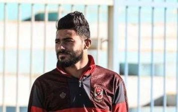 ياسر ابراهيم مدافع الفريق الأول لكرة القدم بالنادي الأهلي