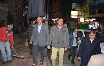 محافظ الدقهلية يتفقد شوارع المنصورة