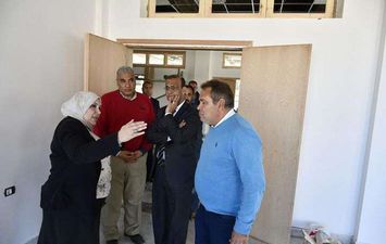 رئيس جامعة القناه يتفقد مبنى كلية الآداب الجديد