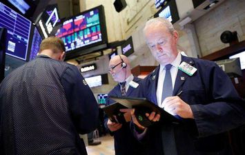 تفاؤل التجارة يرفع الأسهم الأمريكية إلى مستويات جديدة