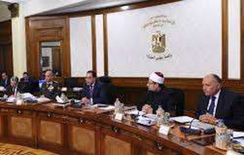 التخطيط تعقد جلسة حوارية لبحث سوق العمل وخلق الوظائف في مصر.