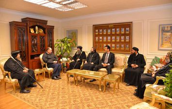 محافظ أسيوط يستقبل الأنبا بيجول أسقف الدير المحرق