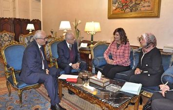 لقاء وزير التربية والتعليم مع وزيرة الهجرة