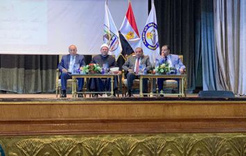 ندوة  &quot;ظاهرة الأمن الفكري ومناهضة الإرهاب&quot; بجامعة بني سويف