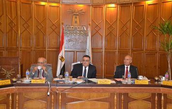نائب رئيس جامعة الإسكندرية يوجه بالإستعداد للإمتحانات