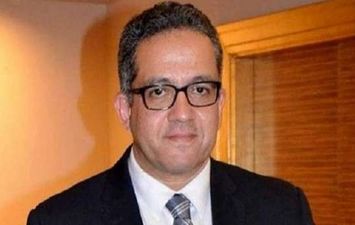  الدكتور خالد العناني وزير السياحة و الآثار 