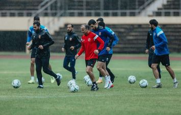 الأمطار تستقبل الأهلي في المران الأول بزيمبابوى