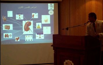  الدكتور أسامة إبراهيم الشحات، استشاري أمراض وزراعة الكلى