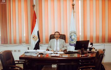 الدكتور عدلي سعداوي عميد معهد دول حوض النيل للبحوث والدراسات الاستراتجية بجامعة الفيوم