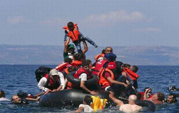 المهاجرين غير الشرعين في عرض البحر