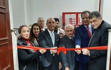 بنك القاهرة يتبرع بجهازين لعلاج أورام الصدر لصالح مستشفي القصر العيني