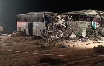   حادث تصادم حافلتين لنقل المسافرين في الجزائر.