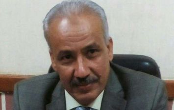 عبداللطيف عمران مدير مديرية التربية والتعليم بالأقصر