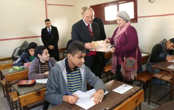 محافظ القاهرة في أول امتحانات الشهادة الإعدادية 2020