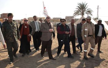 محافظ بني سويف يتابع معسكر مجابهة الأزمات 