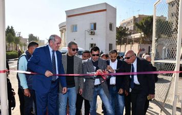 &lrm; وزير الشباب ومحافظ الفيوم يفتتحان ملاعب مركز الأنشطة الطلابية