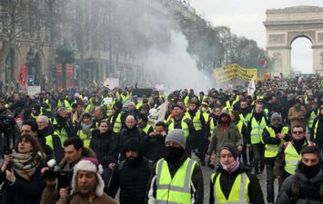 اعتقالات وعنف خلال مظاهرات السترات الصفراء في فرنسا