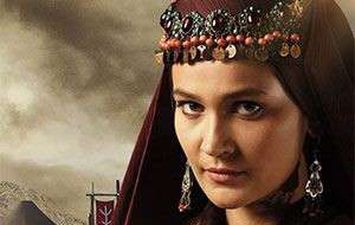 الممثلة التركية  جولسيوم علي