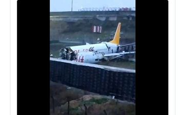 انشطار الطائرة التركية بمطار صبيحة باسطنبول (وسائل التواصل)