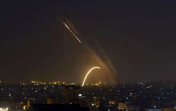 جيش الاحتلال الإسرائيلي يزعم سقوط ثلاثة صواريخ أطلقت من غزة في النقب الغربي
