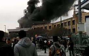 حريق فندق محاذ لضريح بمدينة مشهد الإيرانية