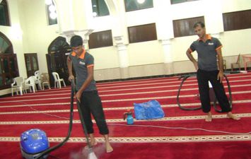 حملة لتعقيم المساجد ضد الفيروسات المعدية