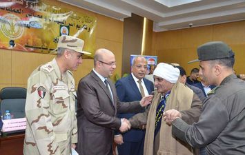 خلال التكريم 