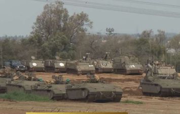دبابات إسرائيلية على حدود قطاع غزة (YouTube)