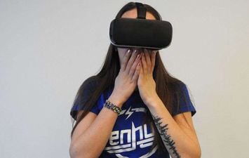 نظارة الواقع الافتراضي 