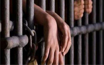 تجديد حبس عاطل وسيدة لحوزتهما مخدرات بمدينة بدر