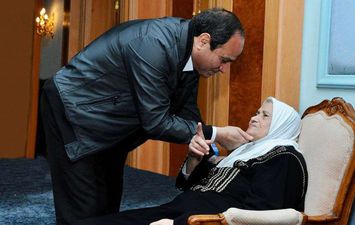 الرئيس السيسي يوجه التحية لكل الأمهات المصرية في عيد الأم