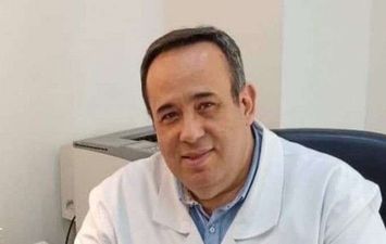 الدكتور أحمد عبده اللواح