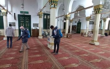 تطهير المساجد بعد تعليق صلاة الجمعة والجماعة
