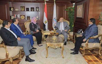 خلال الاستقبال 