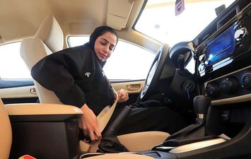 سيدة سعودية تقود سيارة (AP )